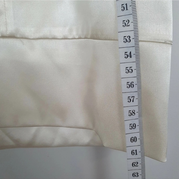 Review White Cream Size 10 Satin Feel Soft Shoulder Women's Top Shirt Blouse - Picture 12 of 12